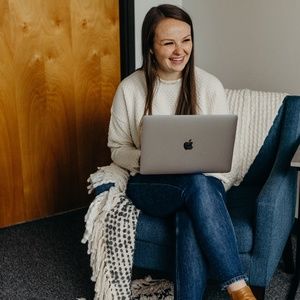 Meet your Posher, Brenna